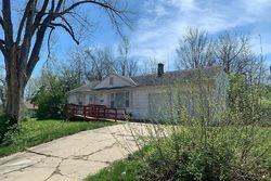 Pre-foreclosure in  E 109TH TER Kansas City, MO 64137