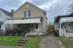 Pre-foreclosure in  HUNTINGTON AVE Latonia, KY 41015