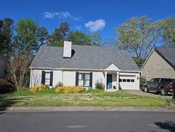 Pre-foreclosure in  OAKLEDGE DR NW Marietta, GA 30060