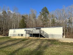 Pre-foreclosure Listing in CENTERVILLE HWY HOHENWALD, TN 38462