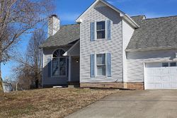 Pre-foreclosure in  FLOWER DR Clarksville, TN 37040