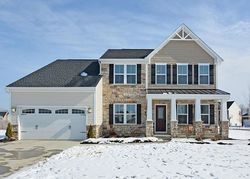 Pre-foreclosure in  SUNCREST CIR North Ridgeville, OH 44039