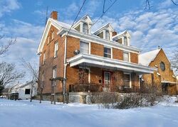  E Main St, East Palestine OH