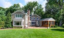 Pre-foreclosure in  MUTTONTOWN RD Syosset, NY 11791