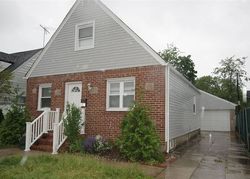 Pre-foreclosure in  MARSHALL CT Uniondale, NY 11553