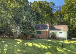 Pre-foreclosure in  GENTIAN LN Watchung, NJ 07069