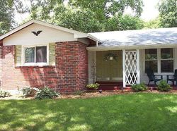 Pre-foreclosure in  SOMERSET DR Florissant, MO 63033