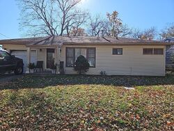 Pre-foreclosure in  BUTLER ST Cape Girardeau, MO 63701