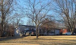 Pre-foreclosure in  N COUNTY LINE RD Windsor, MO 65360