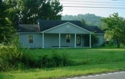 Pre-foreclosure in  BARDSTOWN RD Elizabethtown, KY 42701