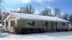 Pre-foreclosure in  WHITE OAK RD SE Cedar Rapids, IA 52403