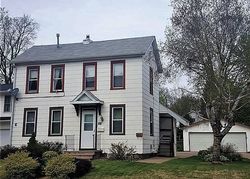 Pre-foreclosure in  KAUFMANN AVE Dubuque, IA 52001