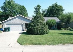 Pre-foreclosure in  W KINGS ROW ST Muncie, IN 47304