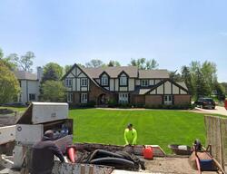 Pre-foreclosure in  GLEN PARK RD Glen Ellyn, IL 60137