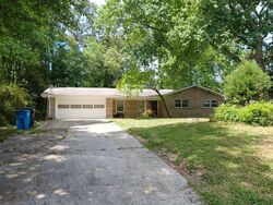 Pre-foreclosure in  CORINTH DR Stone Mountain, GA 30087