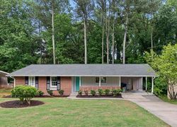 Pre-foreclosure in  MOSS OAK DR Atlanta, GA 30340