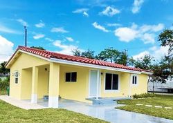 Pre-foreclosure in  NW 83RD TER Miami, FL 33147