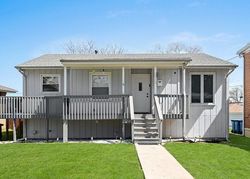 Pre-foreclosure in  N HICKORY ST Crest Hill, IL 60403