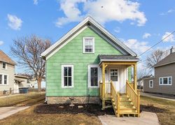 Pre-foreclosure in  GROVE ST Oshkosh, WI 54901