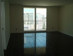 Pre-foreclosure in  S GULFSTREAM AVE UNIT 15C Sarasota, FL 34236