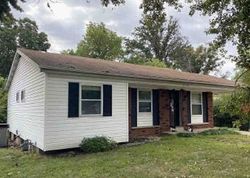 Pre-foreclosure in  FOXMONT DR Hazelwood, MO 63042