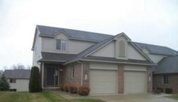 Pre-foreclosure in  MAGNOLIA LN Waterford, MI 48327