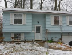 Pre-foreclosure in  FOXCHAPEL RD Toledo, OH 43607