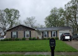 Pre-foreclosure in  PADDOCK DR Versailles, KY 40383