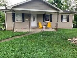 Pre-foreclosure in  RIDGEWAY DR APT A Lancaster, KY 40444