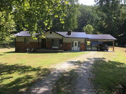 Pre-foreclosure Listing in E HIGHWAY 30 EAST BERNSTADT, KY 40729