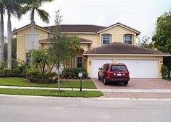 Pre-foreclosure in  WATERSIDE CIR Fort Lauderdale, FL 33327