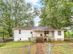 Pre-foreclosure in  W 37TH ST Anniston, AL 36201