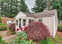 Pre-foreclosure in  SE OVERLAND ST Portland, OR 97222