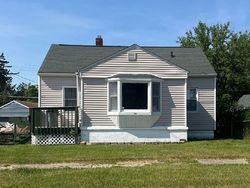 Pre-foreclosure in  DELL AVE Flint, MI 48507