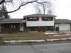 Pre-foreclosure in  W MANOR CT Glenwood, IL 60425