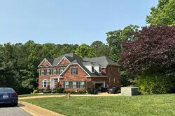 Pre-foreclosure in  OAK TREE LN Williamsburg, VA 23188