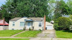 Pre-foreclosure in  CRESTVIEW AVE Akron, OH 44320