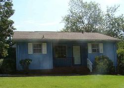 Pre-foreclosure in  KNIGHTON DR Wellford, SC 29385