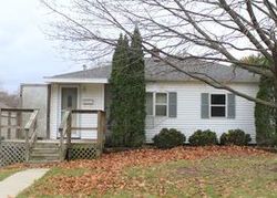 Pre-foreclosure in  17TH AVE Sterling, IL 61081