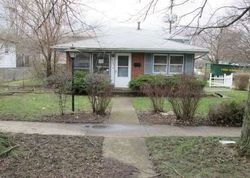 Pre-foreclosure in  HARDING AVE Midlothian, IL 60445