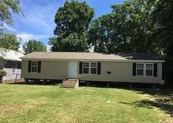 Pre-foreclosure in  BOND AVE East Saint Louis, IL 62207