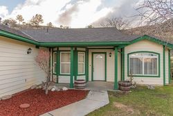 Pre-foreclosure in  WHITE PINE DR SPC 39 Tehachapi, CA 93561