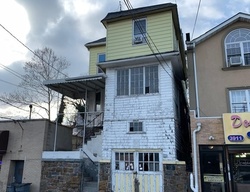 Pre-foreclosure in  DYRE AVE Bronx, NY 10466