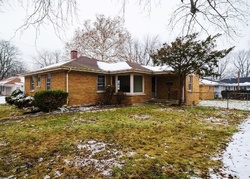 Pre-foreclosure in  E 160TH PL South Holland, IL 60473