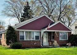 Pre-foreclosure in  WAINWRIGHT PL Oak Lawn, IL 60453