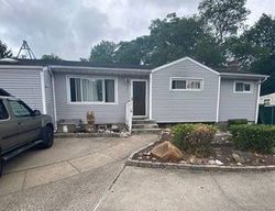 Pre-foreclosure Listing in JAYNE BLVD PORT JEFFERSON STATION, NY 11776