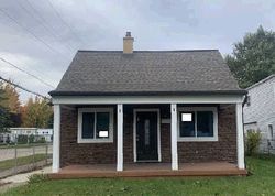 Pre-foreclosure in  WINIFRED AVE Warren, MI 48091