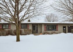 Pre-foreclosure in  MORAINE CT Kewaskum, WI 53040