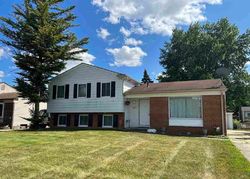 Pre-foreclosure in  CANAL RD Sterling Heights, MI 48313