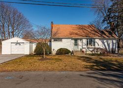 Pre-foreclosure in  27TH ST Lindenhurst, NY 11757